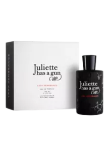Lady vengeance, Juliette has a gun